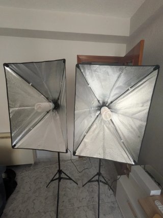 2 Focos Estudio PowerExtra Con Trípode Y Softbox.