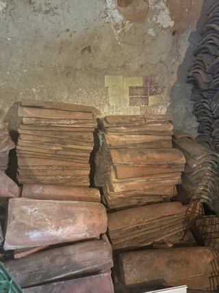 Tejas Árabes antiguas, en buen uso