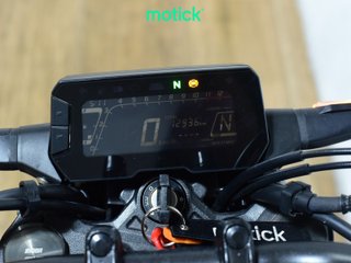 HONDA CB 125 R (TOP CASE)