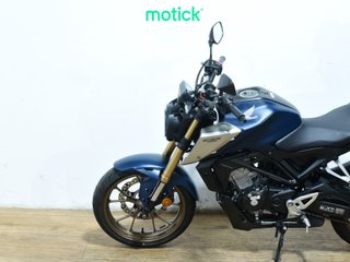 HONDA CB 125 R (TOP CASE)