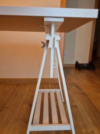 Mesa escritorio con caballetes ajustables