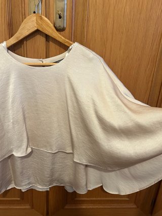 Blusa elegante beige talla M