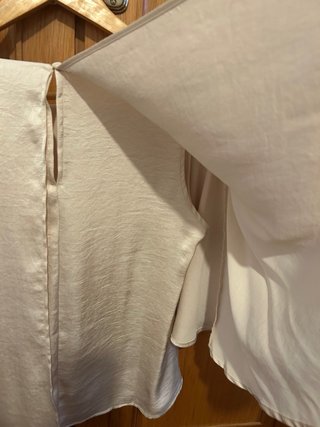 Blusa elegante beige talla M