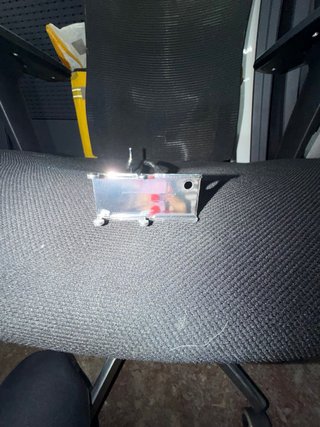 Ganchos para estantería perforada con portaprecio