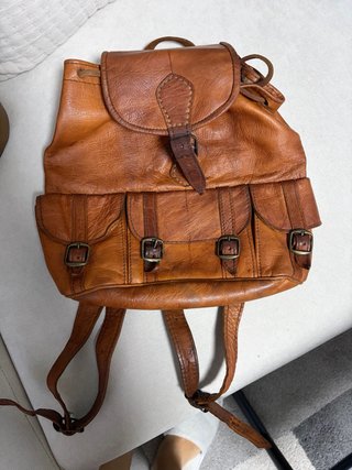 Mochila de piel marrón