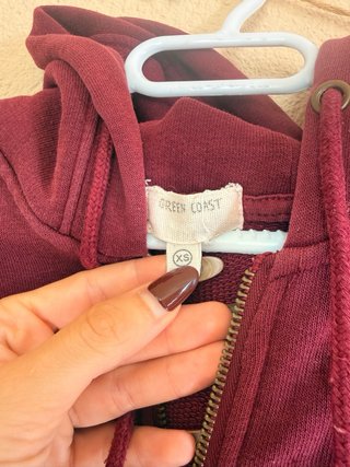 Chaqueta con Capucha Granate
