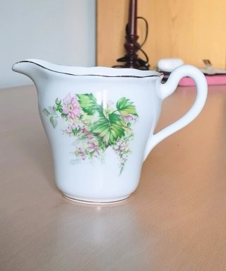 Lechera / jarrita Porcelana Inglesa Princess House