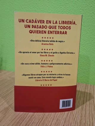 Novela negra Muerte en el club de lectura