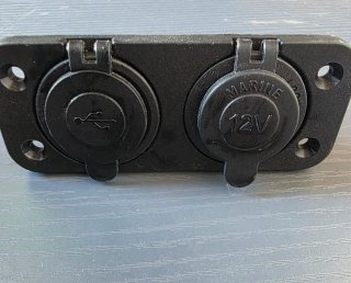 Panel Toma Doble 12V y USB Estanco
