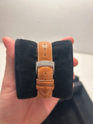 Reloj BOSS con correa de piel