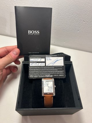 Reloj BOSS con correa de piel