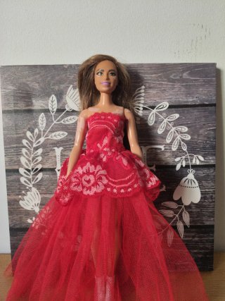 Barbie Curvy.