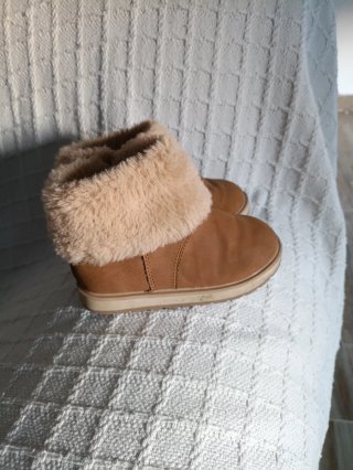 Botas de niña color camel, talla 23