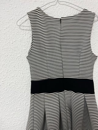 Vestido de fiesta corto a rayas