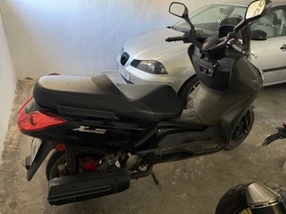 Moto TGB Scooter. Motor Yamaha Negra