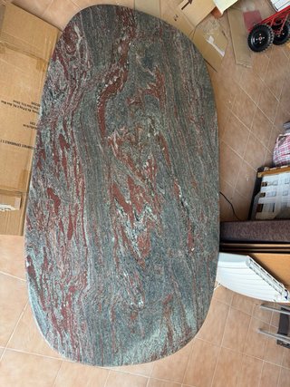 Mesa de mármol ovalada