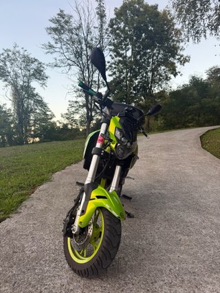 Benelli TNT 125 Naked 2020 Verde