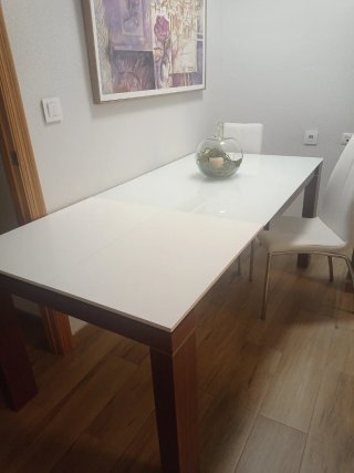 Mesa de Comedor con 4 Sillas