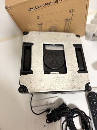 Robot Limpiacristales YW758 con Mando
