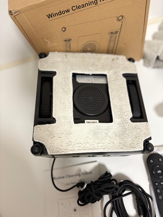 Robot Limpiacristales YW758 con Mando
