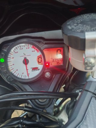Suzuki GSXR 750 K7 Negra