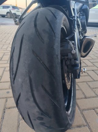 Suzuki GSXR 750 K7 Negra