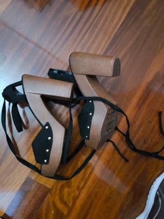 Zapatos de tacón con plataforma negros