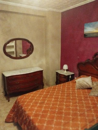 Se alquila habitación