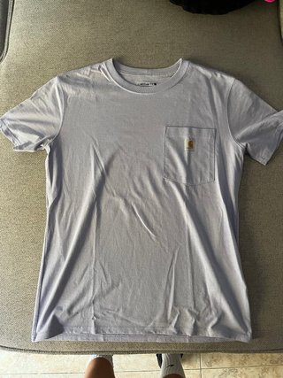 Camiseta Carhartt violeta con Bolsillo