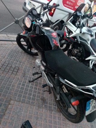 Yamaha YBR Negra