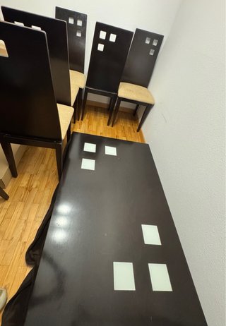 Mesa de salón con 6 sillas