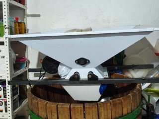 Molino Eléctrico y Prensa para Uva