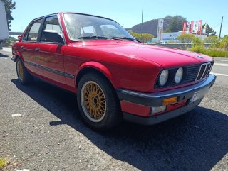 BMW E30 320i Berlina (clásico de 1987) – Con ITV