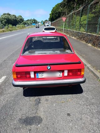 BMW E30 320i Berlina (clásico de 1987) – Con ITV