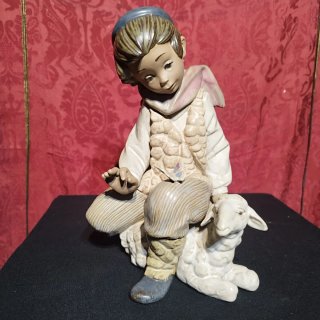Figura Lladro Pastorcito con Mariposa