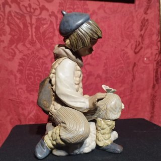 Figura Lladro Pastorcito con Mariposa