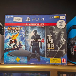 PlayStation 4 Slim 1TB + 3 Juegos