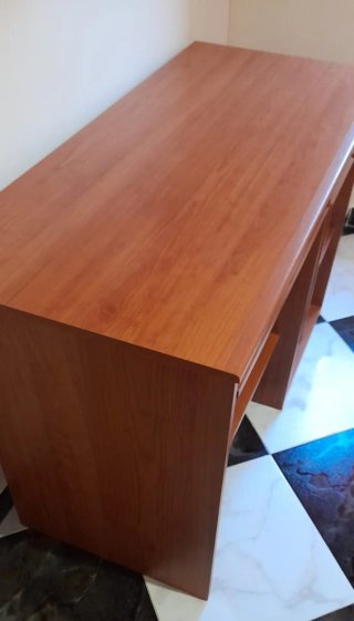 Escritorio de Madera con Cajón