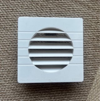 2 Rejillas de Ventilación empotrables. Fepre