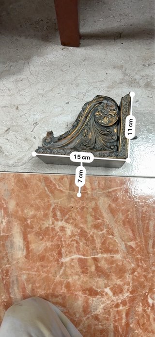 Soportes decorativos dorados