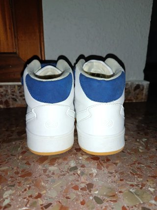 Zapatillas altas niño blancas