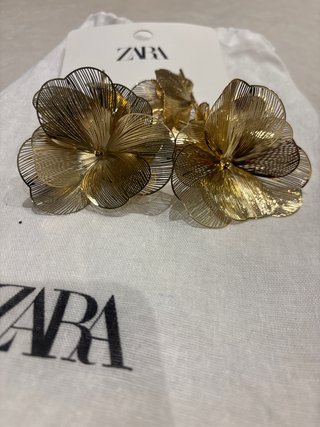 Pendientes dorados Zara