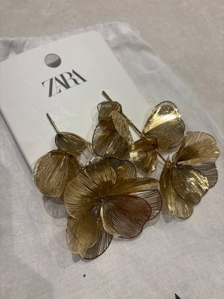 Pendientes dorados Zara