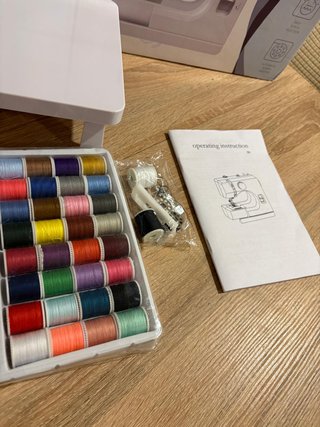 Máquina de coser eléctrica 14 puntadas + kit
