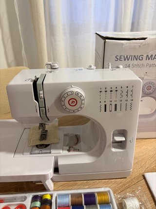 Máquina de coser eléctrica 14 puntadas + kit