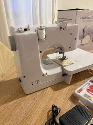 Máquina de coser eléctrica 14 puntadas + kit