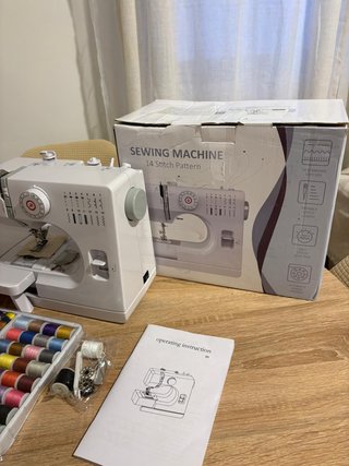 Máquina de coser eléctrica 14 puntadas + kit