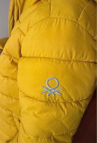 Cazadora niño amarilla Benetton