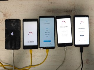 Lote 5 móviles para piezas (iPhone, BQ, Honor)
