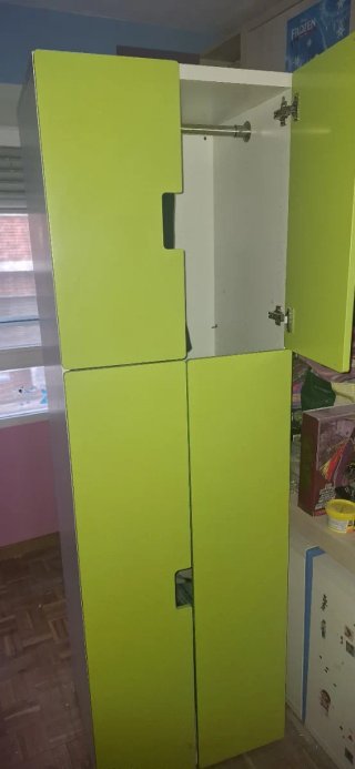 Armario puertas verdes, modelo Stuva ikea